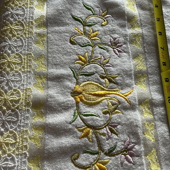 Embroidered Cotton Yellow & White Hand Towel with crochet - Picture 7 of 12